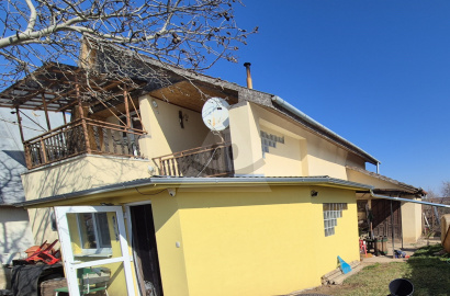 Sale of an attic holiday cottage with a wine cellar in Chotín